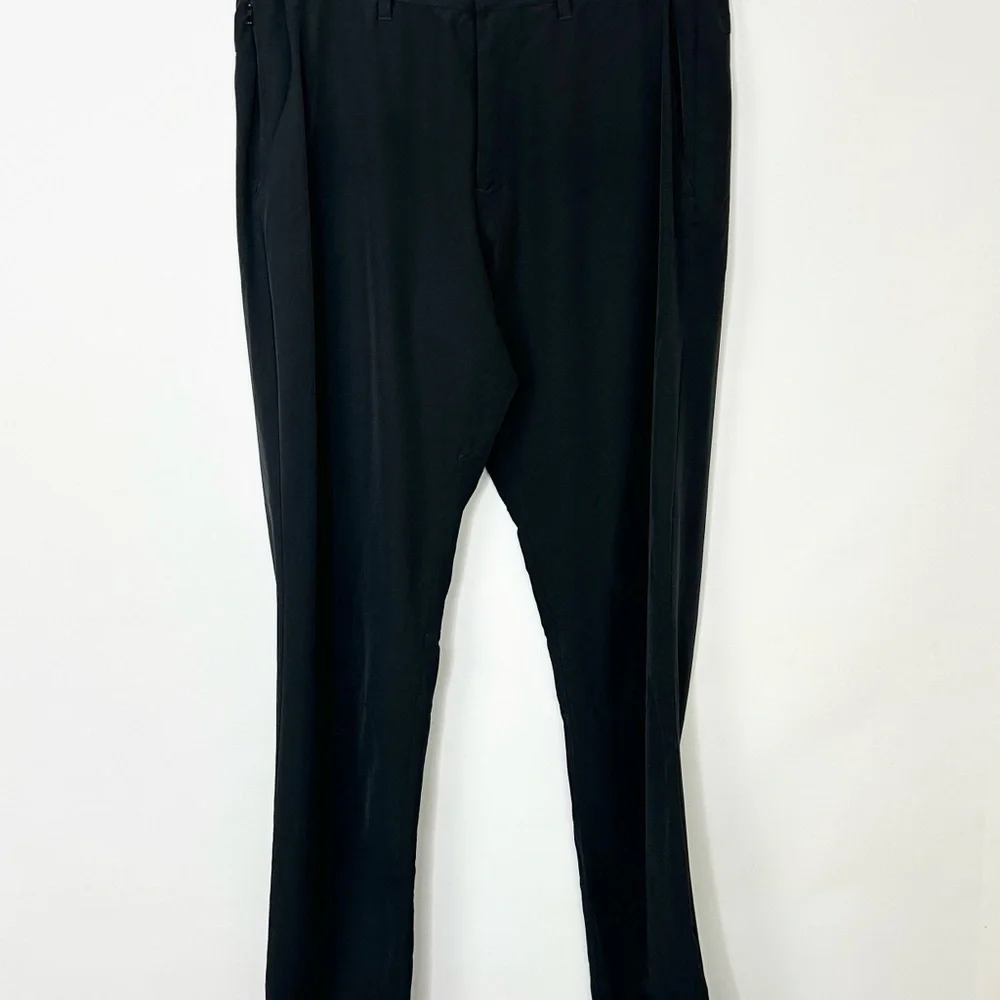 Fabletics men’s stretch athletic pants black